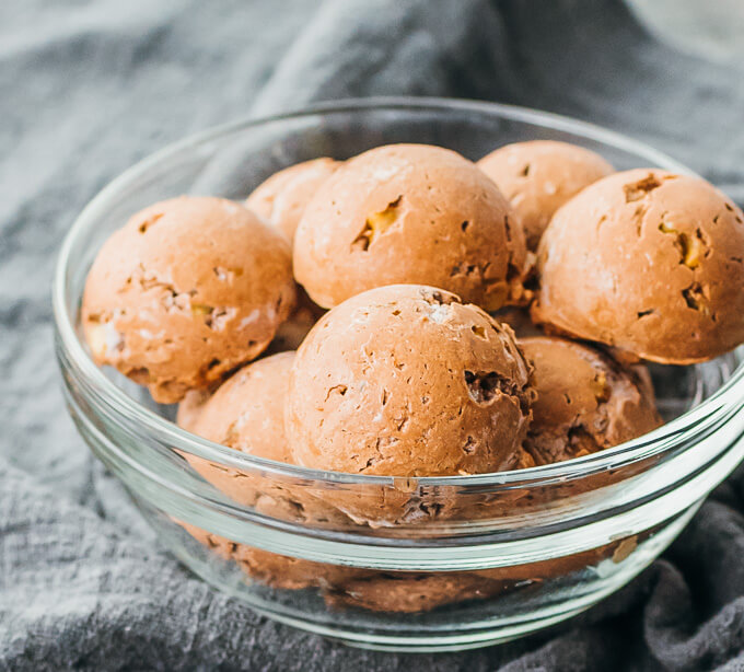 chocolate cream cheese fat bombs