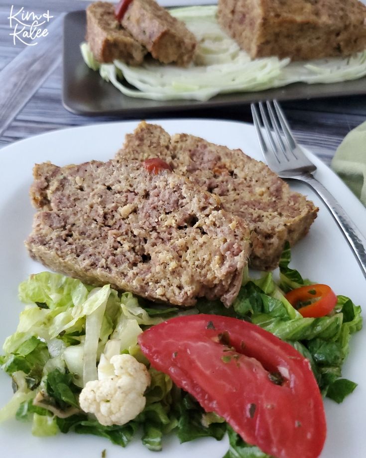 2 slices of the low carb meatloaf