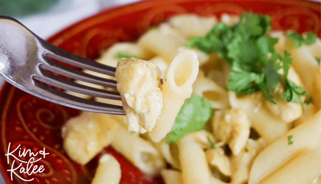 a fork of jerk chicken pasta