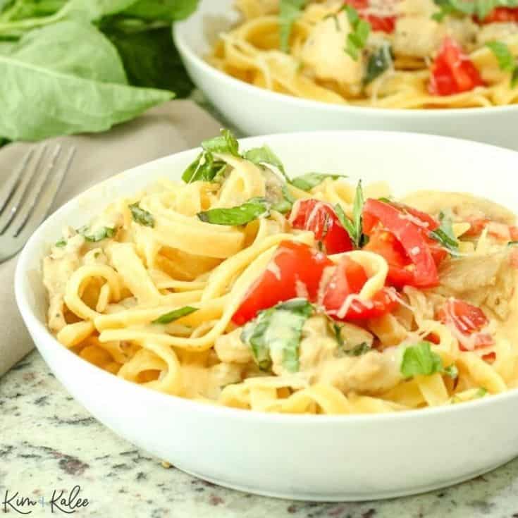One Pot Cheesy Italian Pasta and Chicken Recipe - Easy 30 Minute Dinner