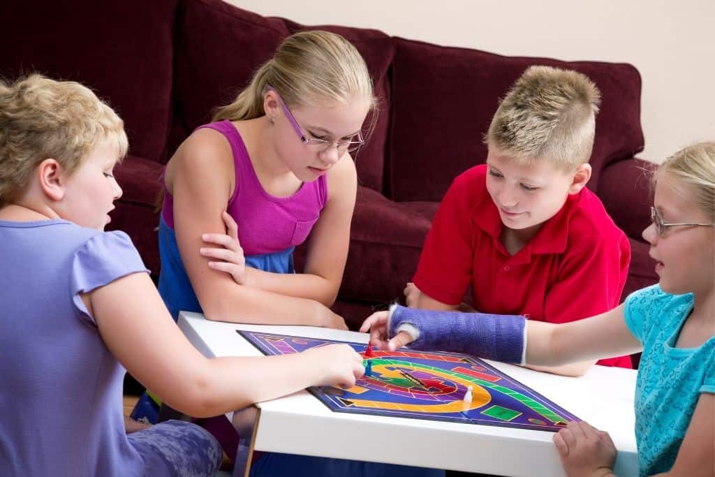 kids playing board games