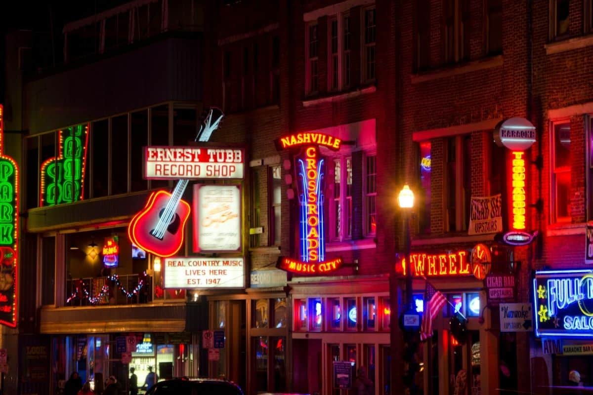 downtown nashville honky tonks