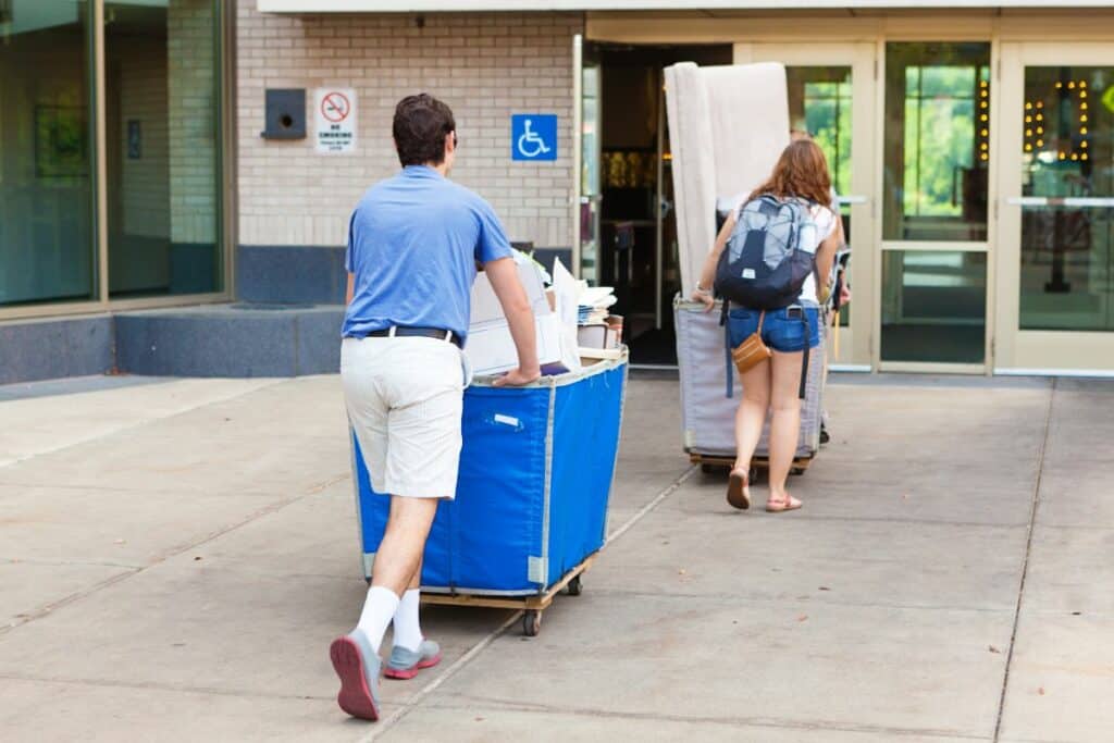 2 people moving into a dorm