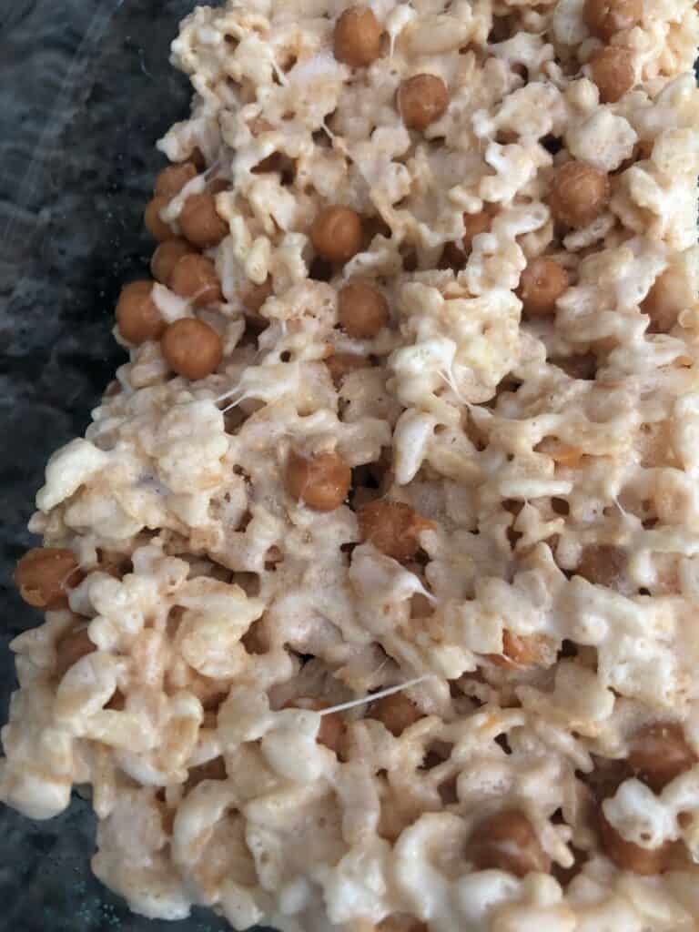 rice krispie treats in a 9 x 13