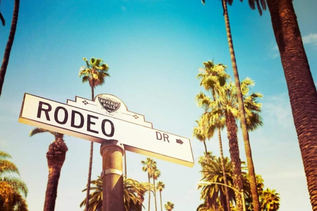 rodeo drive street sign