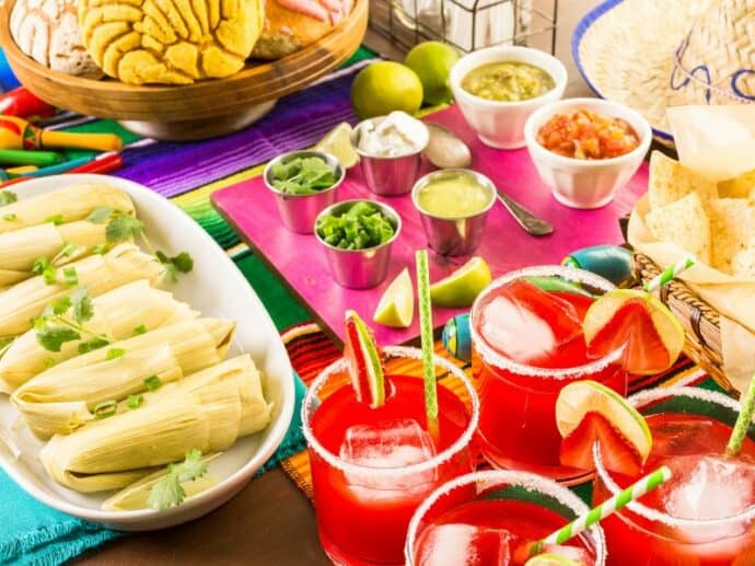 Mexican party ideas for adults - dinner table