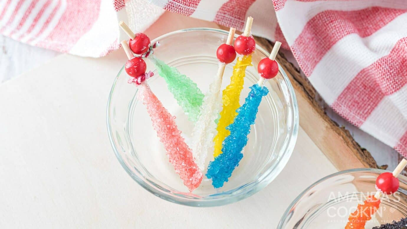 How to Throw a Candyland Theme Party (Food & Decor)