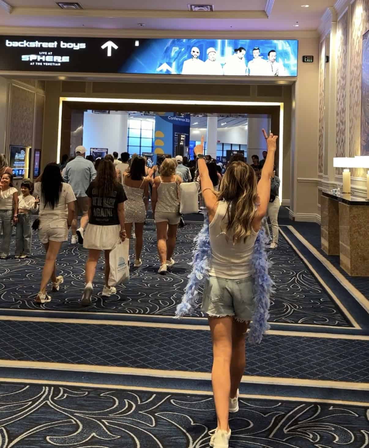 walking to the sphere through the palazzo indoor bridge